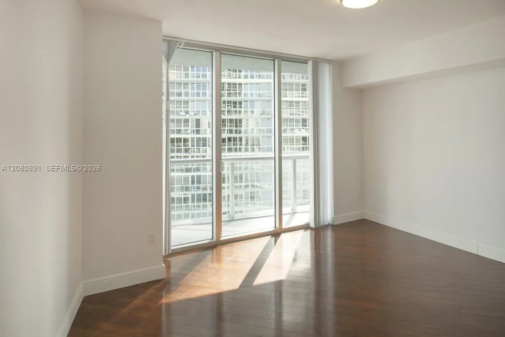 475 Brickell Ave #3507 Miami, FL 33131
