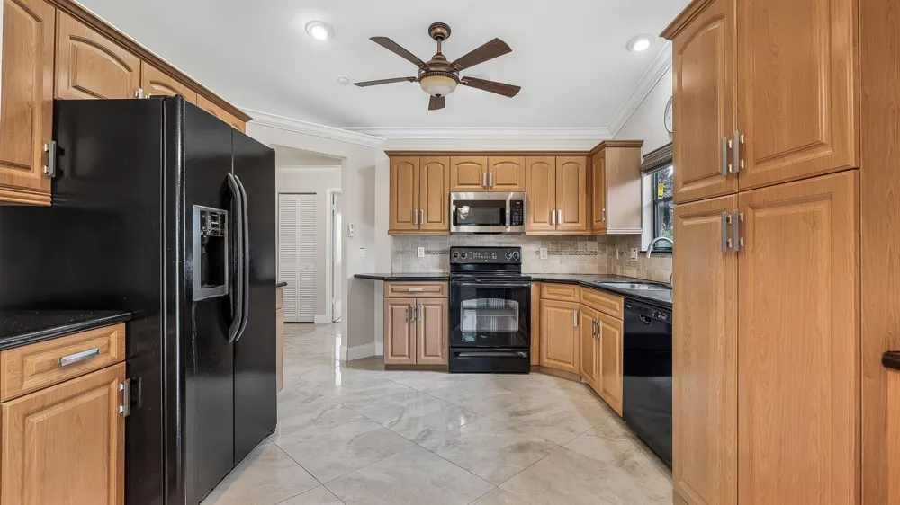 2560 NW 13TH COURT Delray Beach, FL 33445