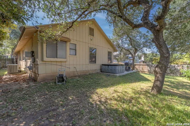 6335 Scrub Jay San Antonio, TX 78240