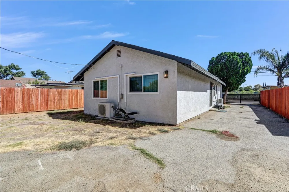4832 Mitchell Avenue Riverside, CA 92505