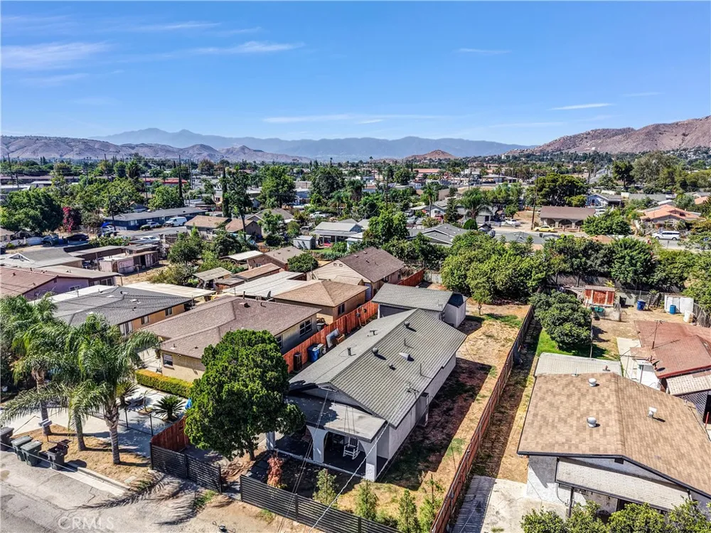 4832 Mitchell Avenue Riverside, CA 92505