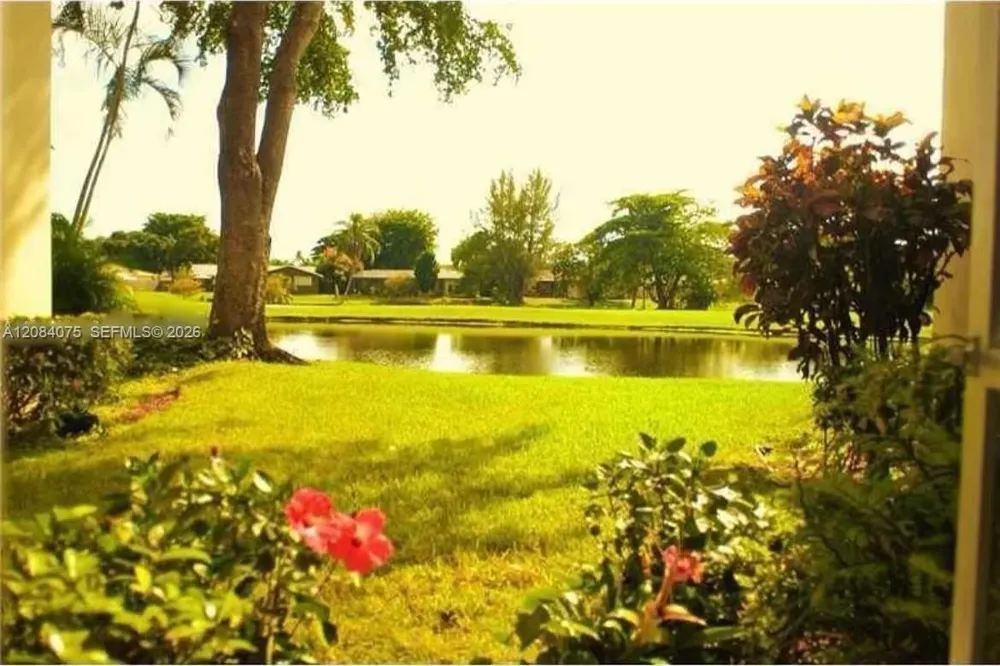 2431 SW 82nd Ave #202 Davie, FL 33324
