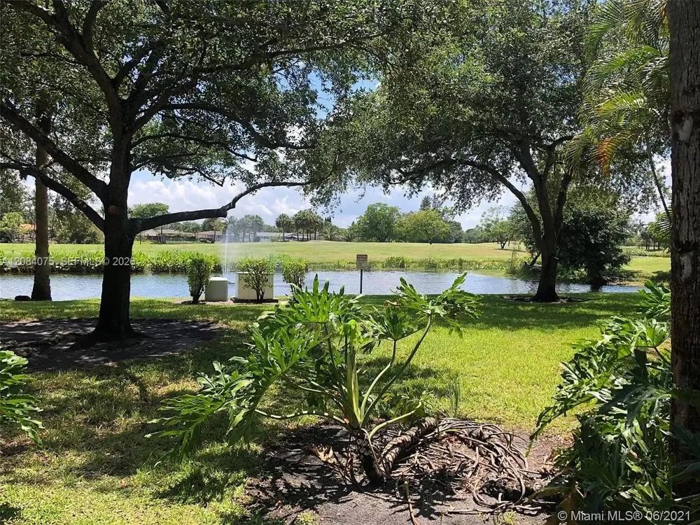2431 SW 82nd Ave #202 Davie, FL 33324