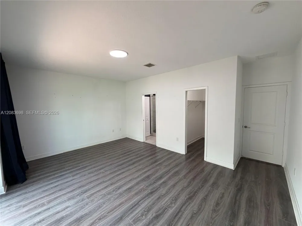 2370 SW 18th Ave Fort Lauderdale, FL 33315
