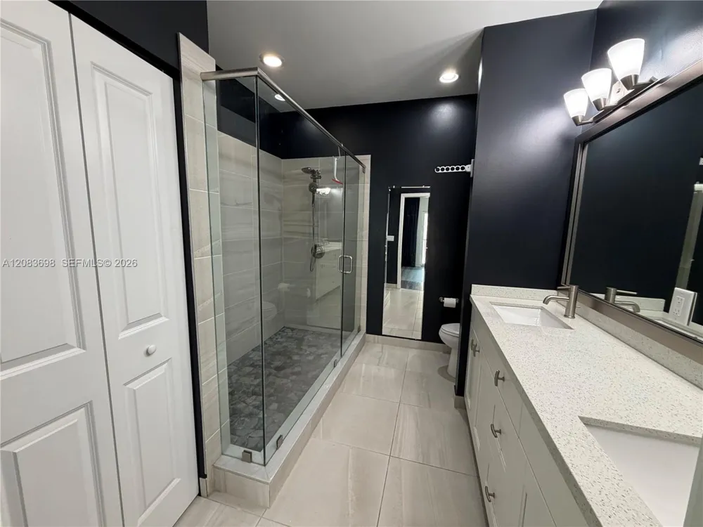 2370 SW 18th Ave Fort Lauderdale, FL 33315
