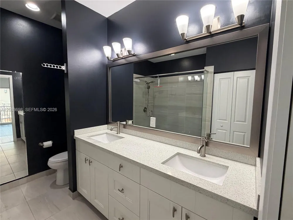2370 SW 18th Ave Fort Lauderdale, FL 33315