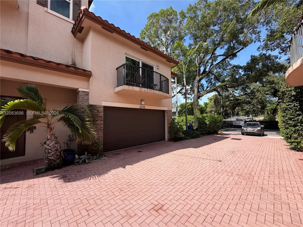 2370 SW 18th Ave Fort Lauderdale, FL 33315
