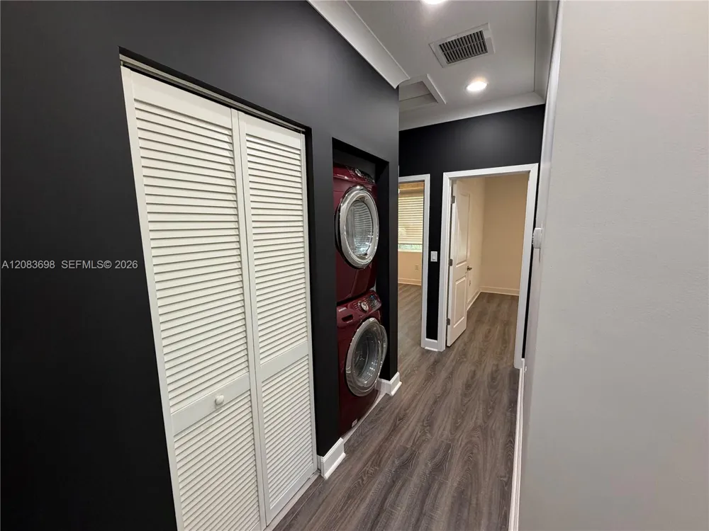 2370 SW 18th Ave Fort Lauderdale, FL 33315