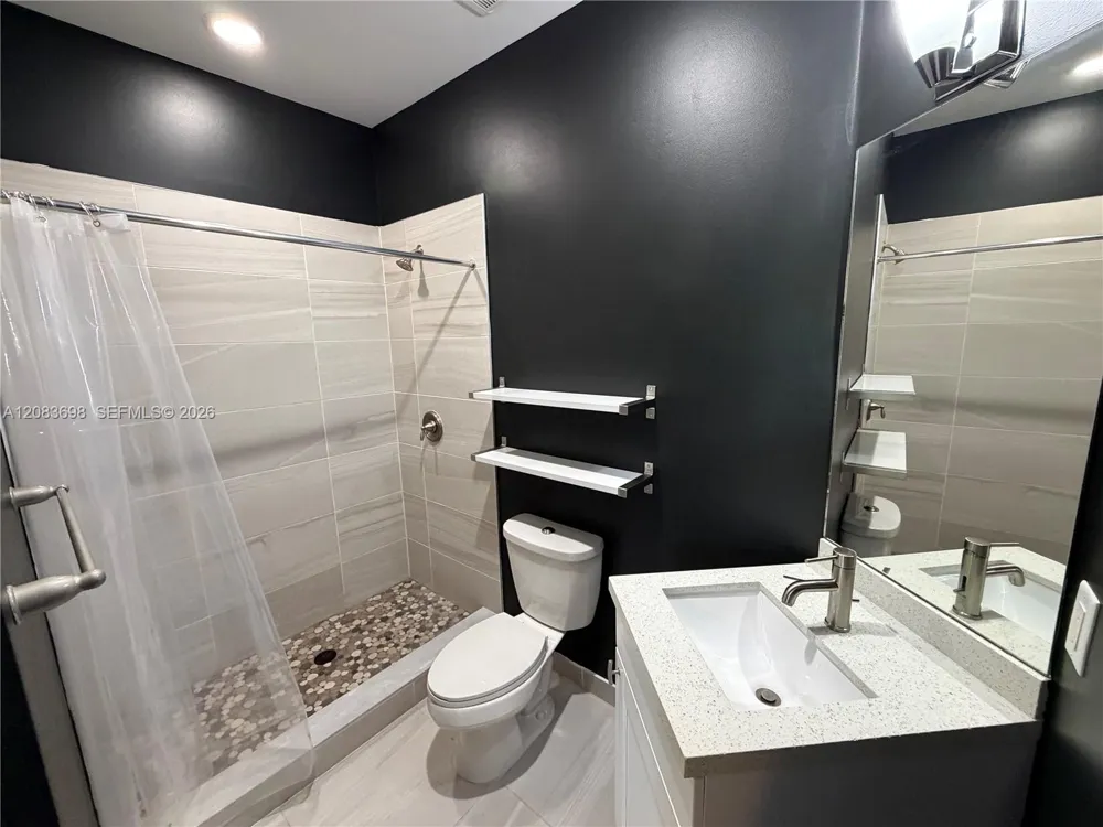 2370 SW 18th Ave Fort Lauderdale, FL 33315