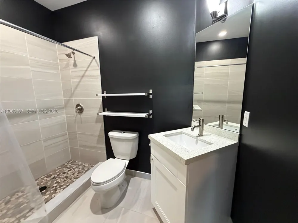 2370 SW 18th Ave Fort Lauderdale, FL 33315