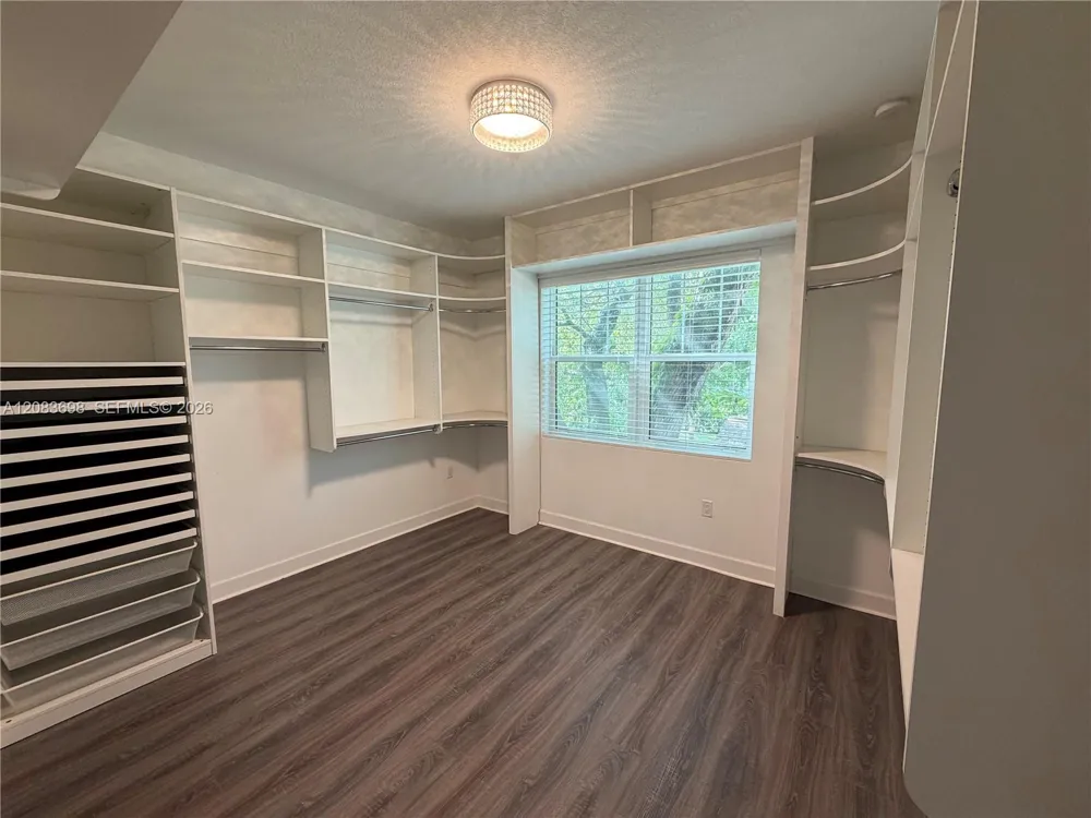 2370 SW 18th Ave Fort Lauderdale, FL 33315