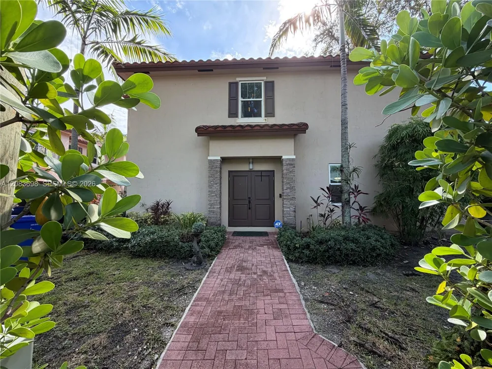 2370 SW 18th Ave Fort Lauderdale, FL 33315