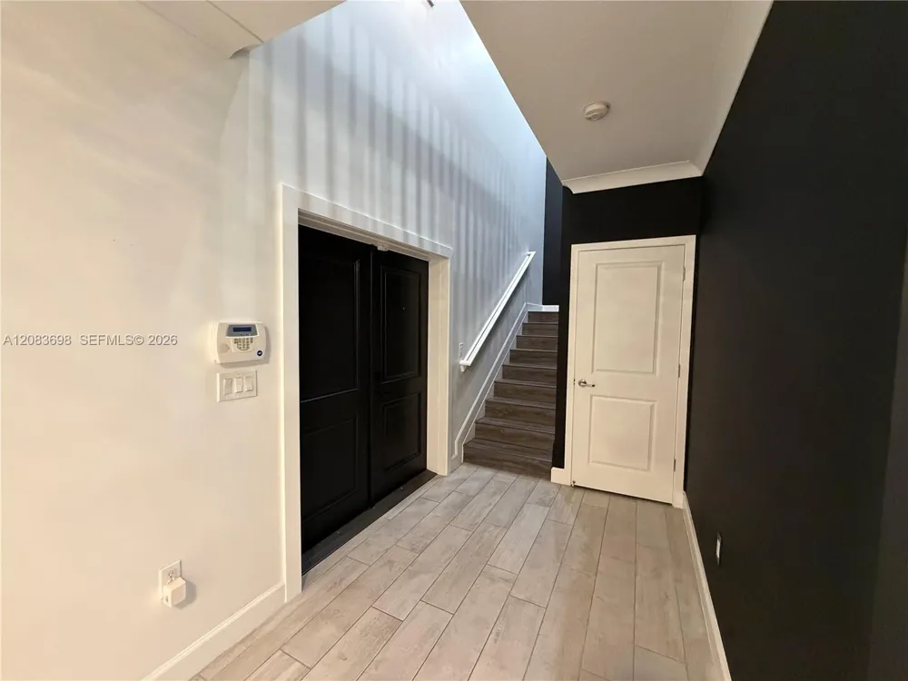 2370 SW 18th Ave Fort Lauderdale, FL 33315