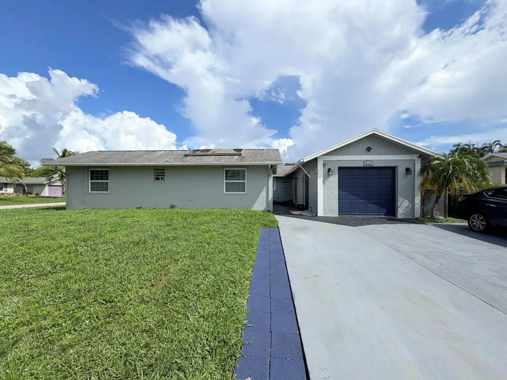 10431 Carmen Lane Royal Palm Beach, FL 33411