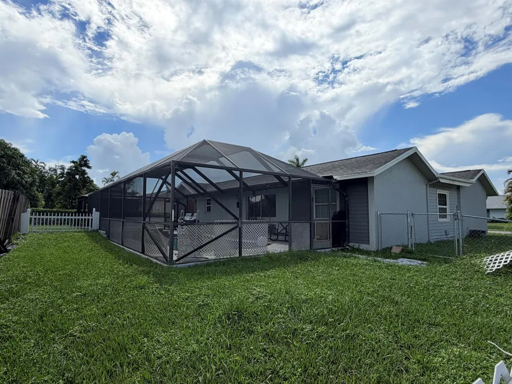 10431 Carmen Lane Royal Palm Beach, FL 33411