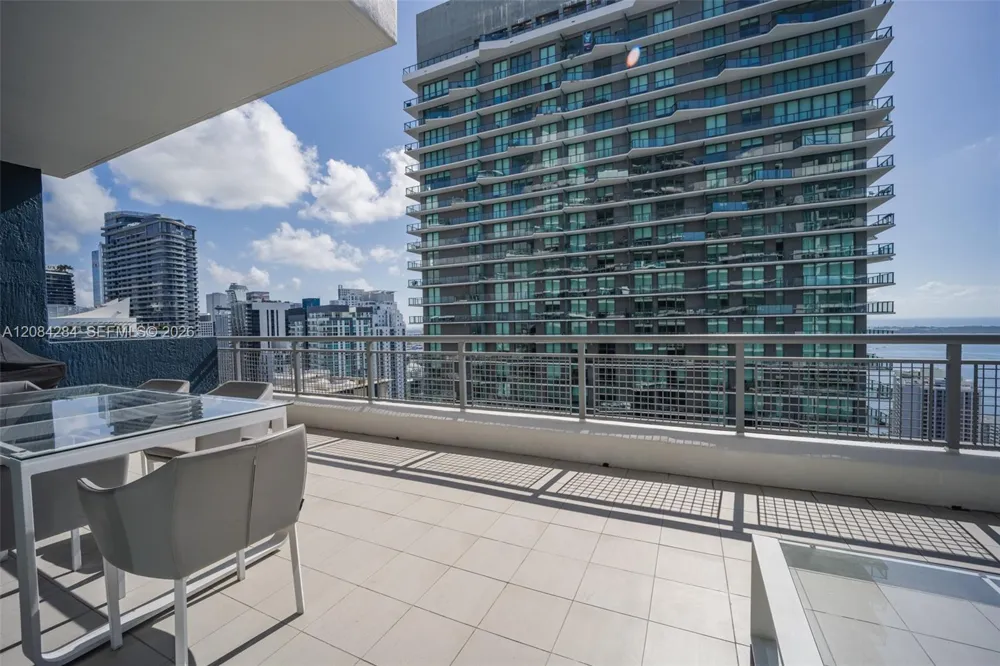 60 SW 13th St #4006 Miami, FL 33130