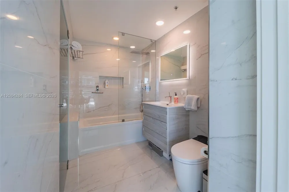 60 SW 13th St #4006 Miami, FL 33130