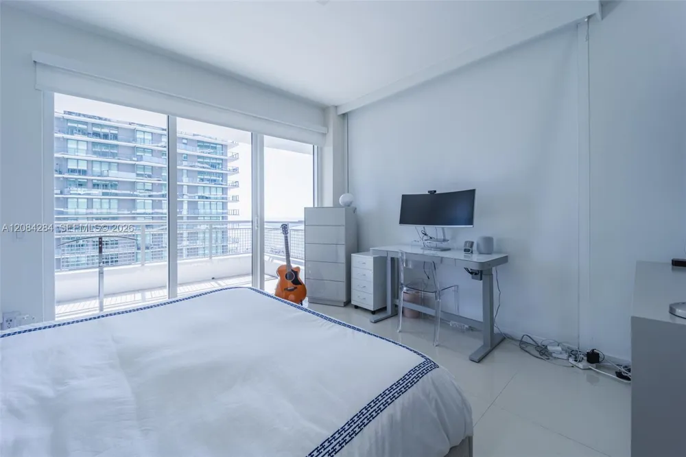 60 SW 13th St #4006 Miami, FL 33130