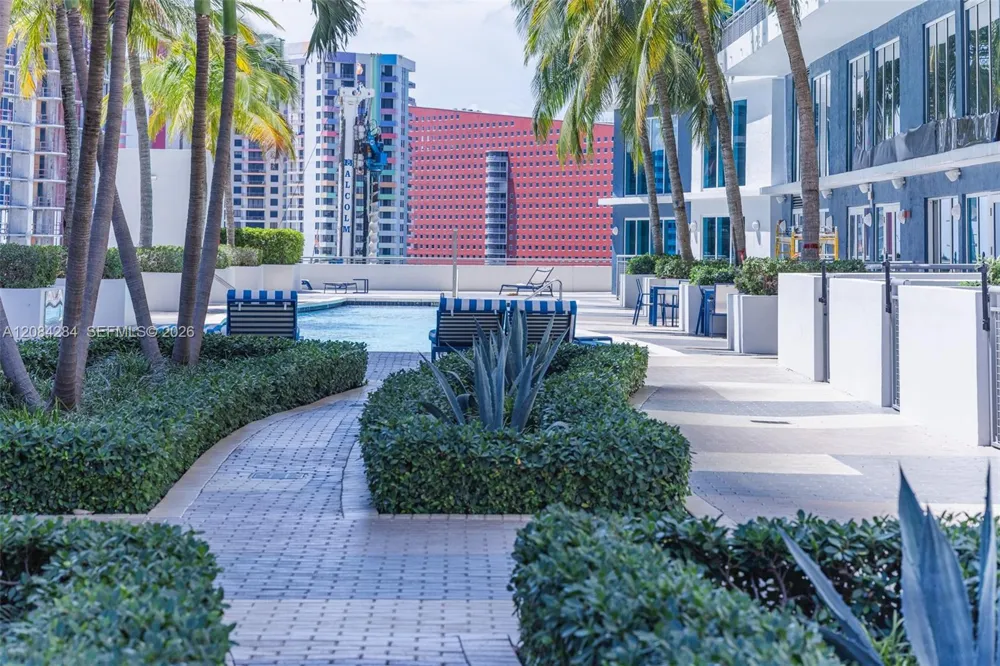 60 SW 13th St #4006 Miami, FL 33130