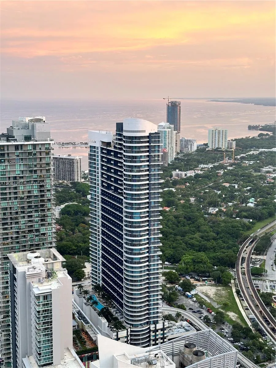 60 SW 13th St #4006 Miami, FL 33130