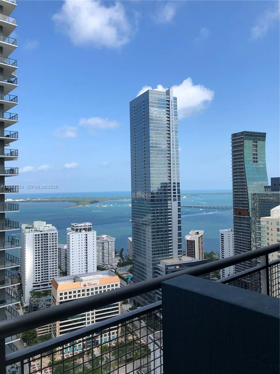 60 SW 13th St #4006 Miami, FL 33130