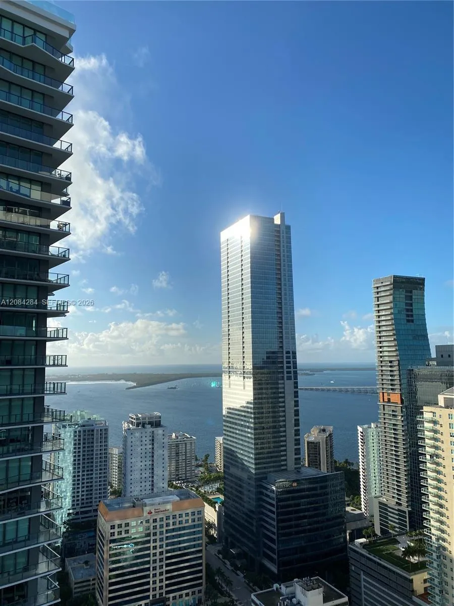 60 SW 13th St #4006 Miami, FL 33130