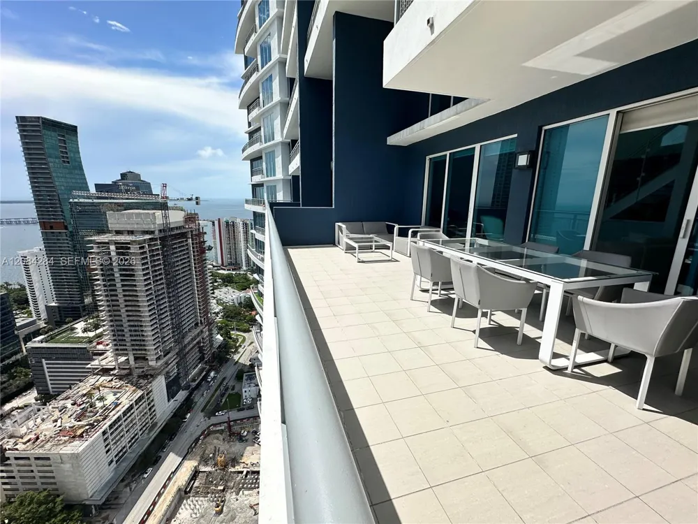 60 SW 13th St #4006 Miami, FL 33130