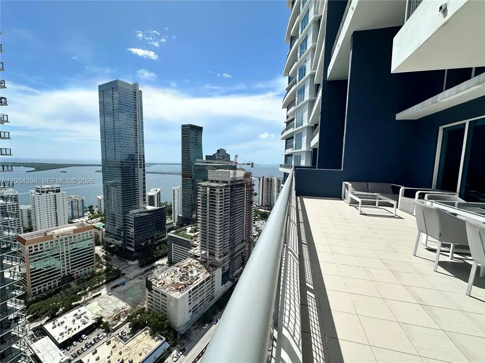60 SW 13th St #4006 Miami, FL 33130