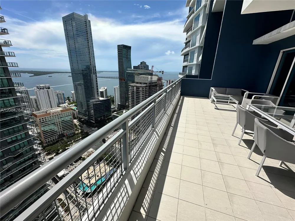 60 SW 13th St #4006 Miami, FL 33130