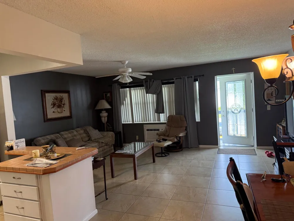 15 CHATHAM A #15 West Palm Beach, FL 33417