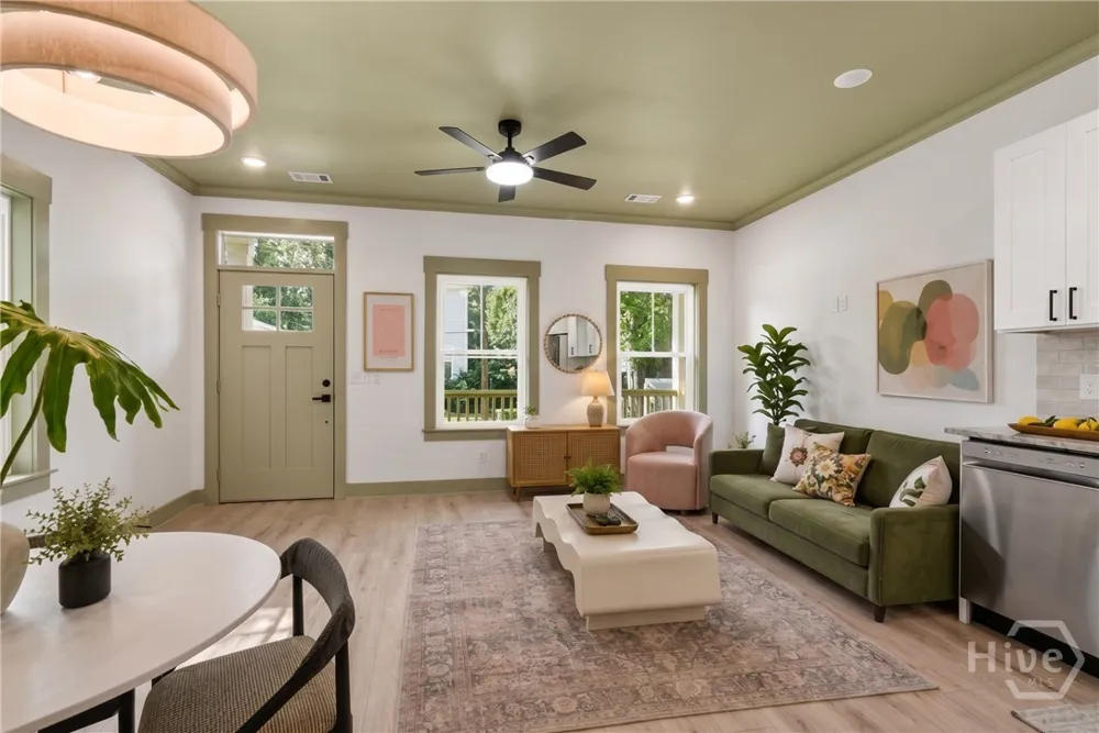 744 E 33rd Street Savannah, GA 31401