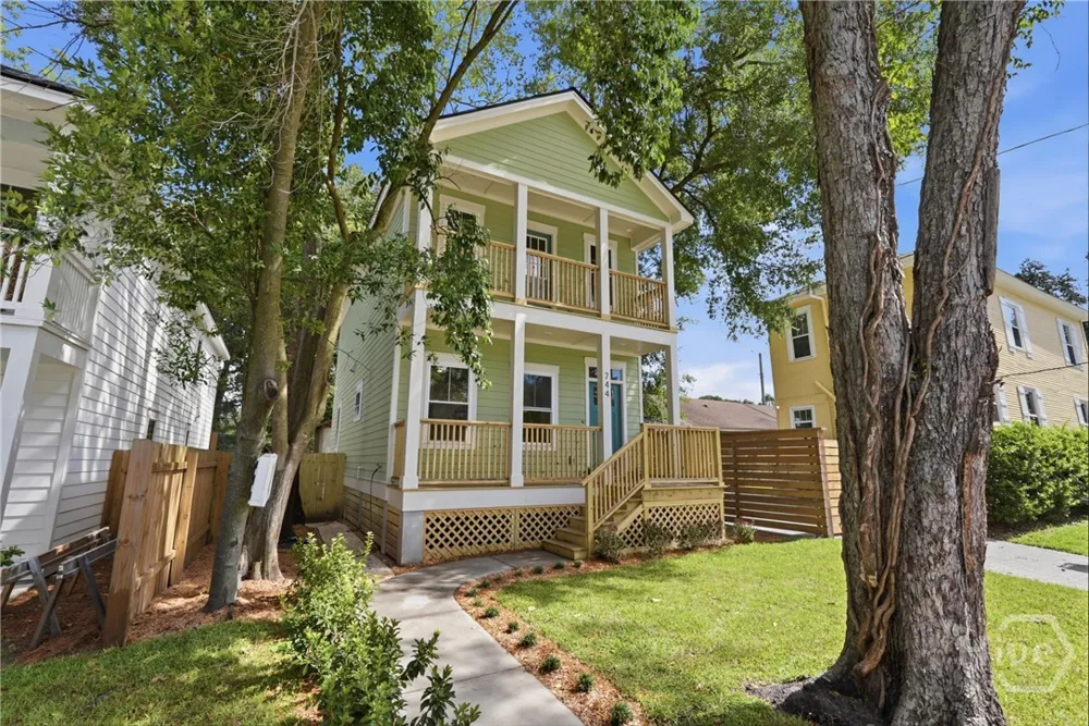 744 E 33rd Street Savannah, GA 31401