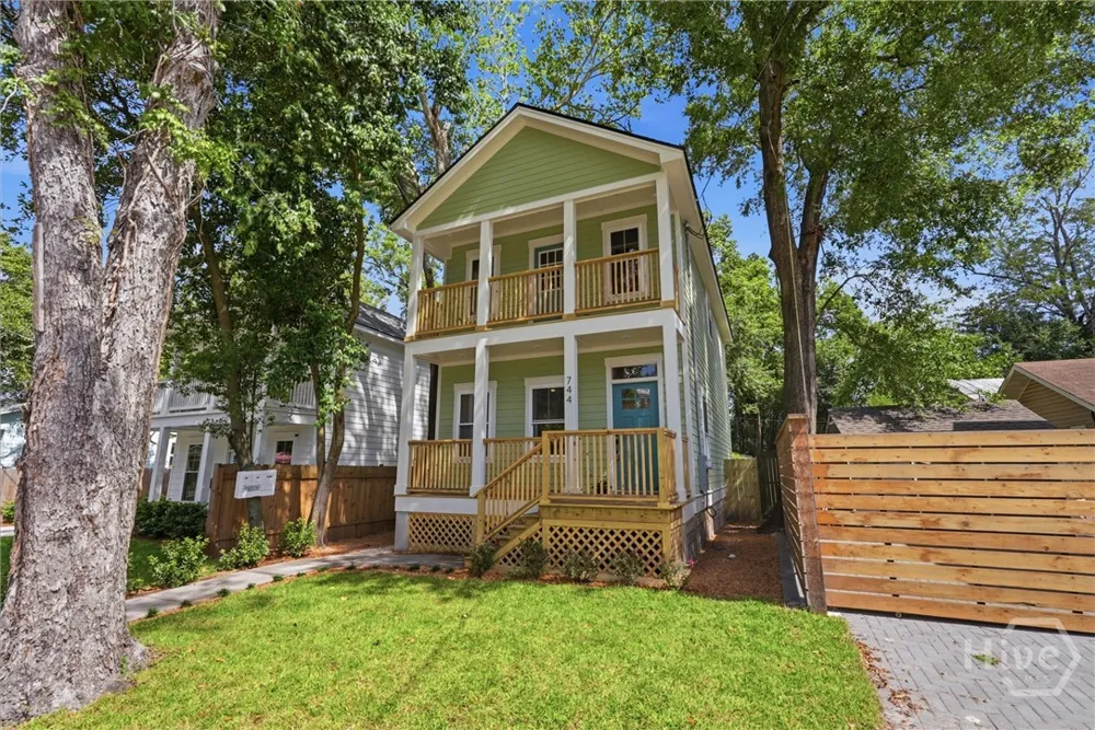 744 E 33rd Street Savannah, GA 31401