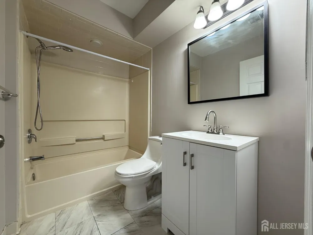 334 Waterford Drive Edison, NJ 08817