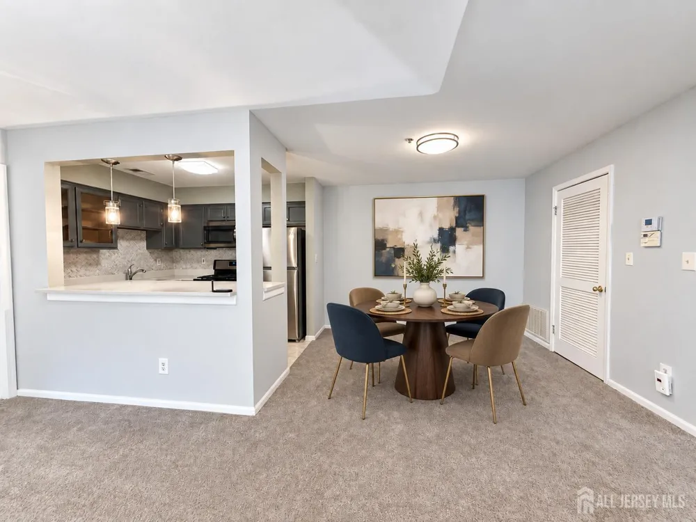334 Waterford Drive Edison, NJ 08817