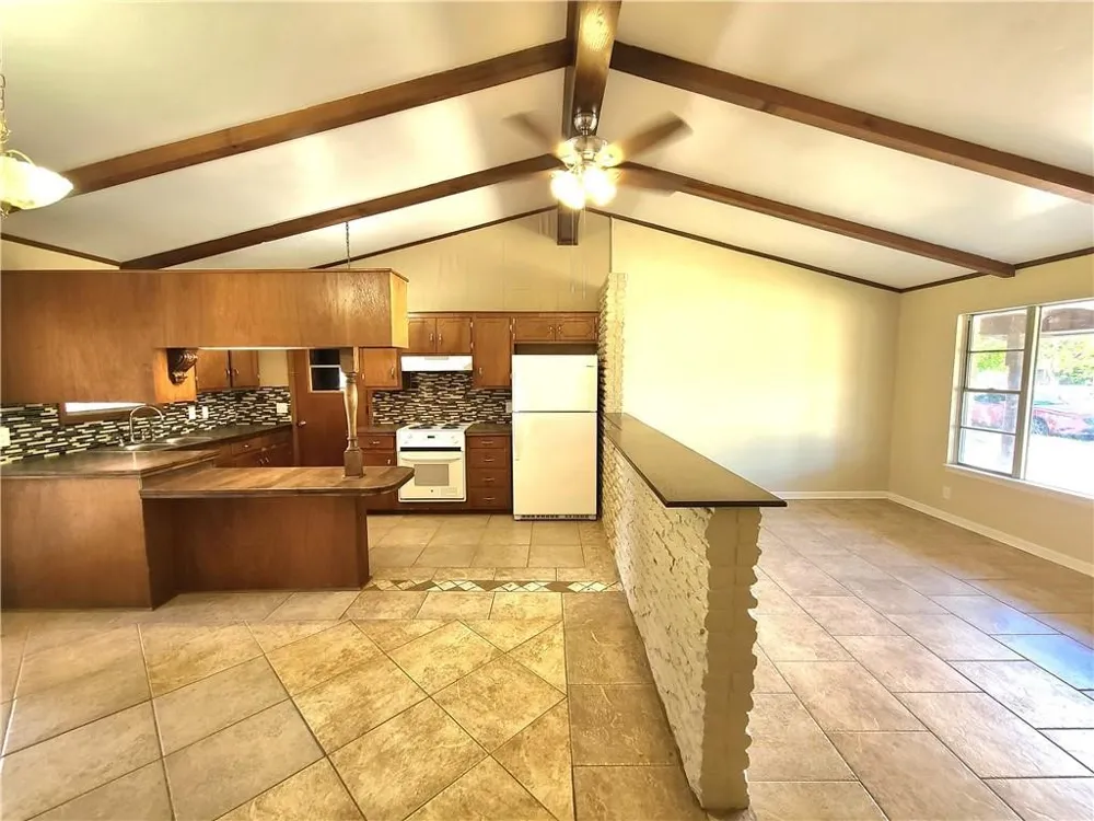 1305 Dallas Street Portland, TX 78374