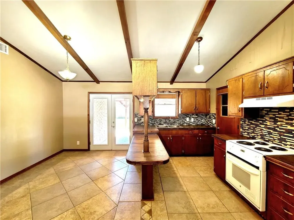 1305 Dallas Street Portland, TX 78374