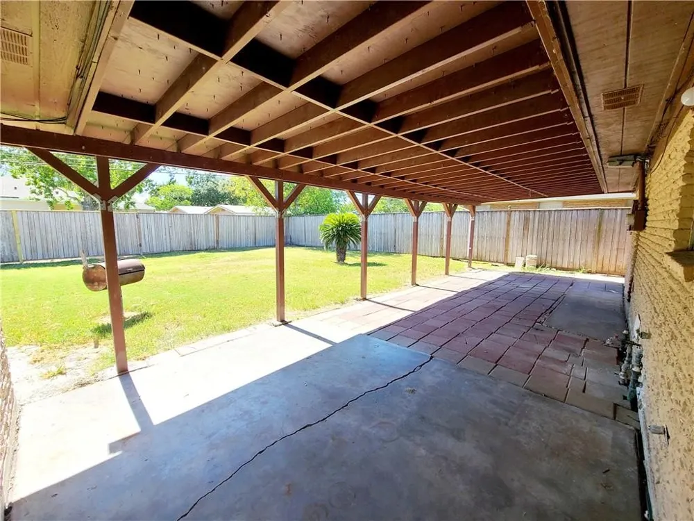 1305 Dallas Street Portland, TX 78374