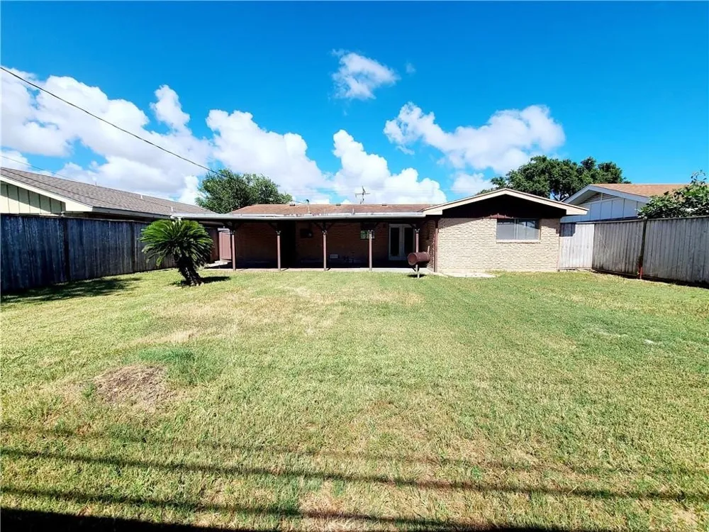 1305 Dallas Street Portland, TX 78374