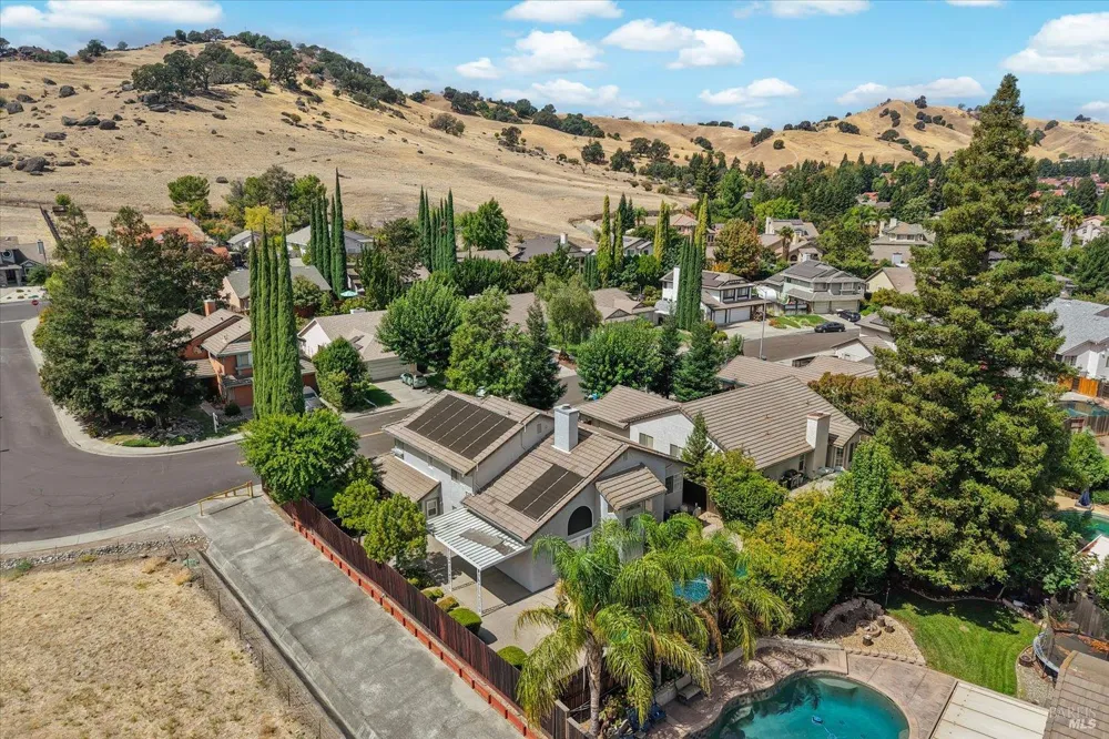 231 Alder Crest Way Vacaville, CA 95688