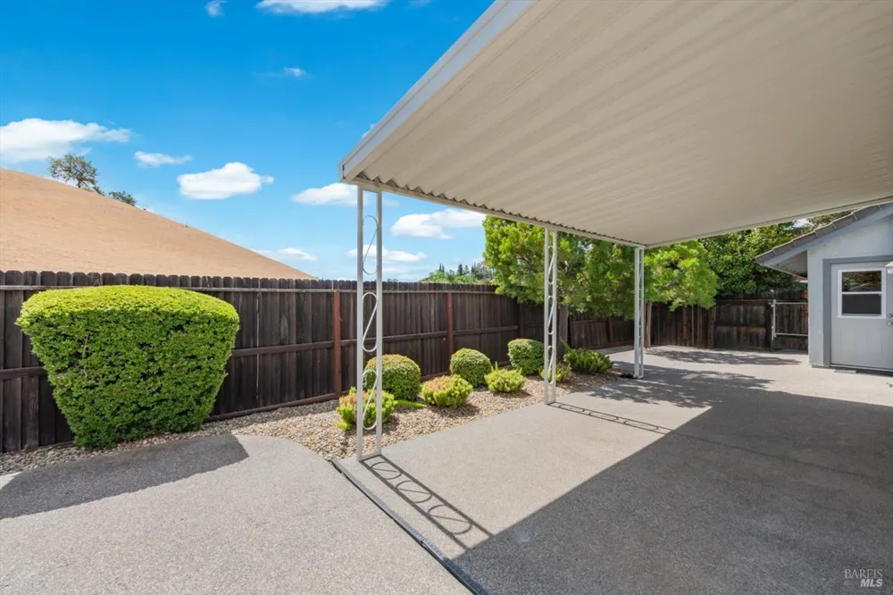 231 Alder Crest Way Vacaville, CA 95688