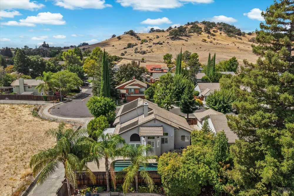 231 Alder Crest Way Vacaville, CA 95688
