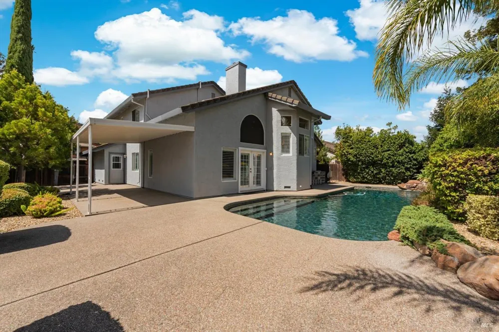 231 Alder Crest Way Vacaville, CA 95688