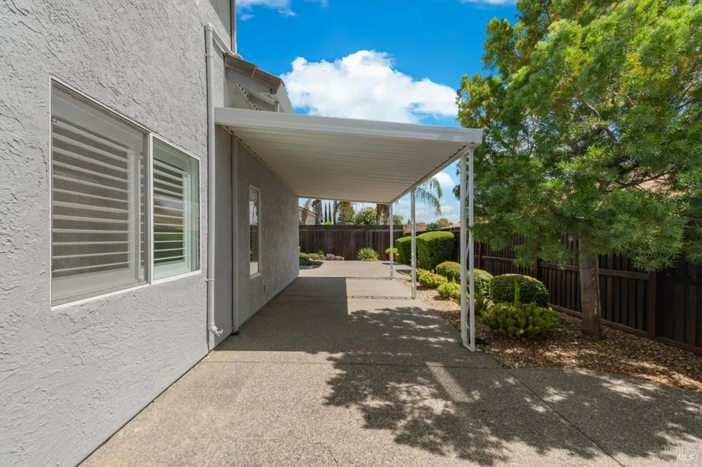 231 Alder Crest Way Vacaville, CA 95688