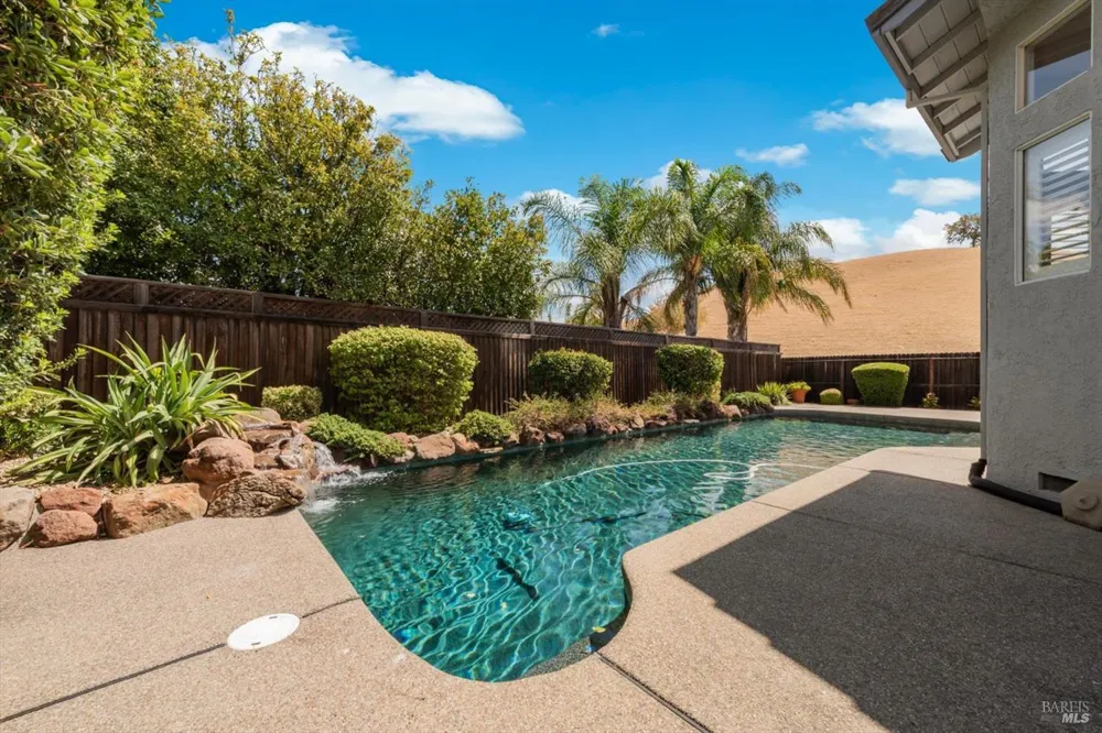 231 Alder Crest Way Vacaville, CA 95688