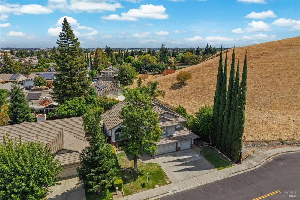 231 Alder Crest Way Vacaville, CA 95688