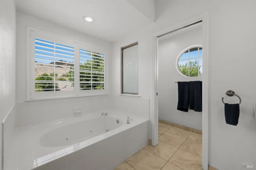 231 Alder Crest Way Vacaville, CA 95688