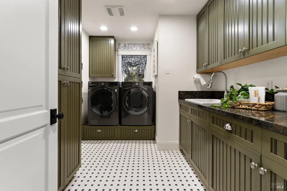 455 W I STREET Benicia, CA 94510