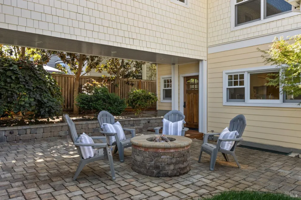 455 W I STREET Benicia, CA 94510