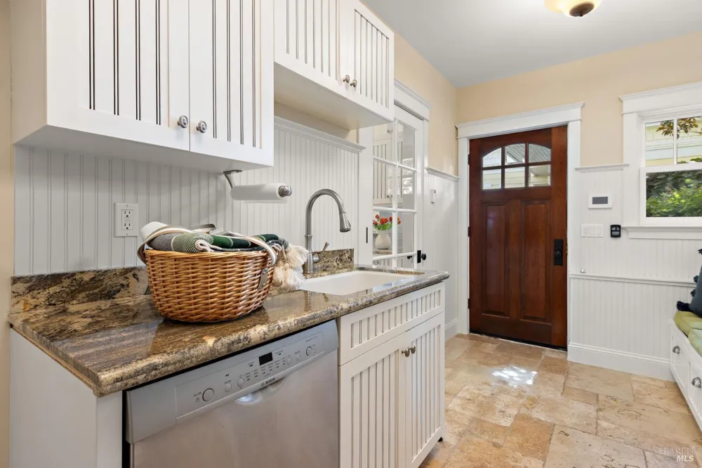 455 W I STREET Benicia, CA 94510